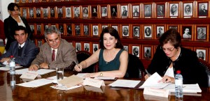 20120928_Ags_LM_UCI_FACULTAD_firma_de_convenio-1