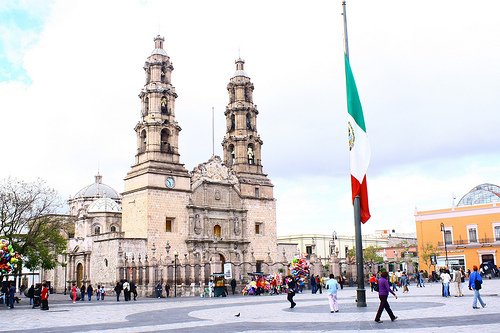 6878997241_e195c6ce51 (1)