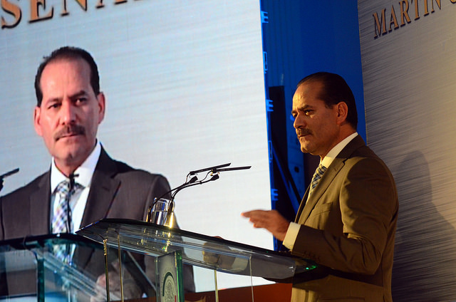 15494000920_bdacaeda04_z