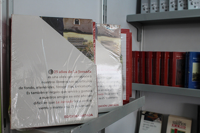 21738581405_0caa60ea41_z