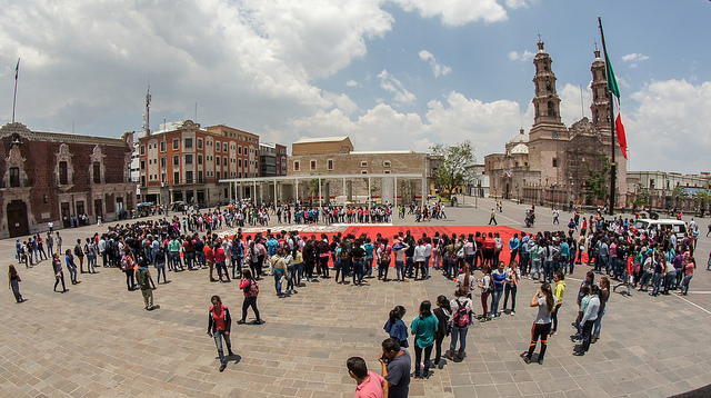 27427362445_5e2f7ee28b_z