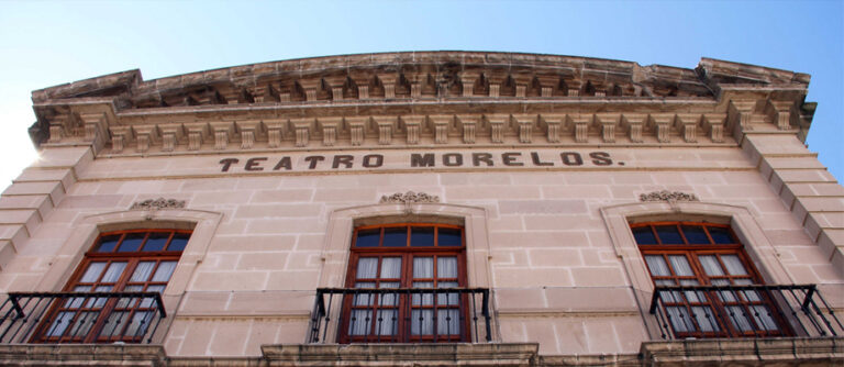 Se presenta Los negros pájaros del adiós de Óscar Liera