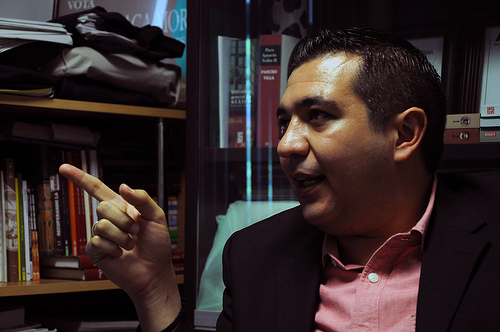 Ausencia de oposición obliga a crear tantos partidos como sean necesarios