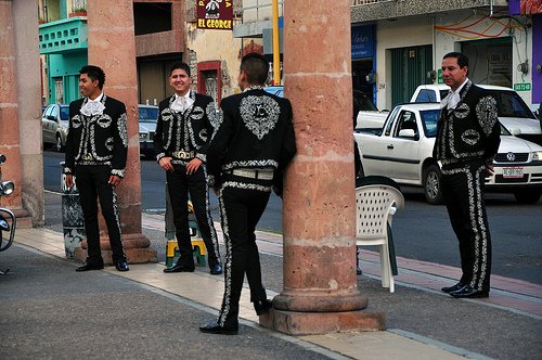Le regresan el permiso reglamentario a Plaza del Mariachi