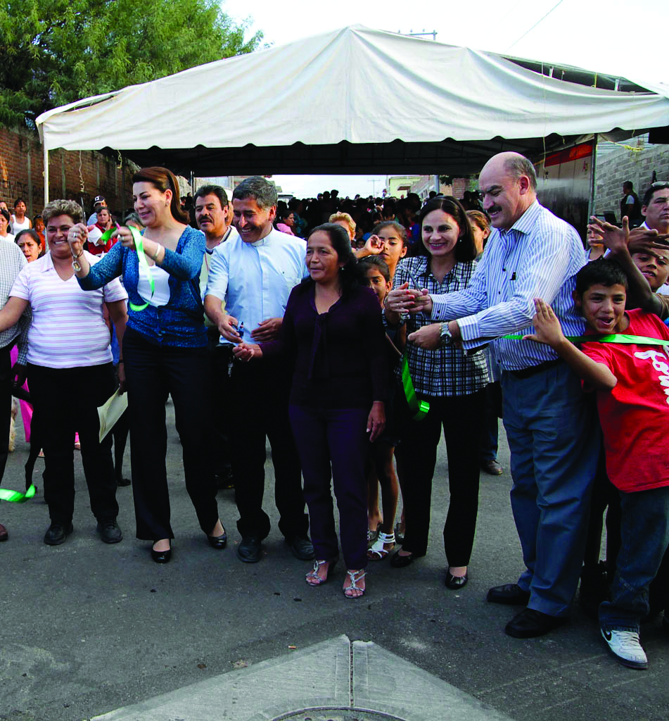 Recibe Municipio capital donación de Pemex de material para pavimentación