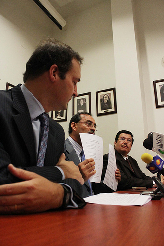 Buscan diputados panistas charla privada con Carlos Lozano de la Torre