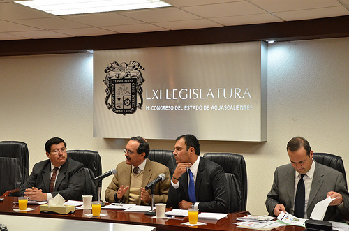 Cobro de fotomultas está fuera de la ley: diputados del PAN