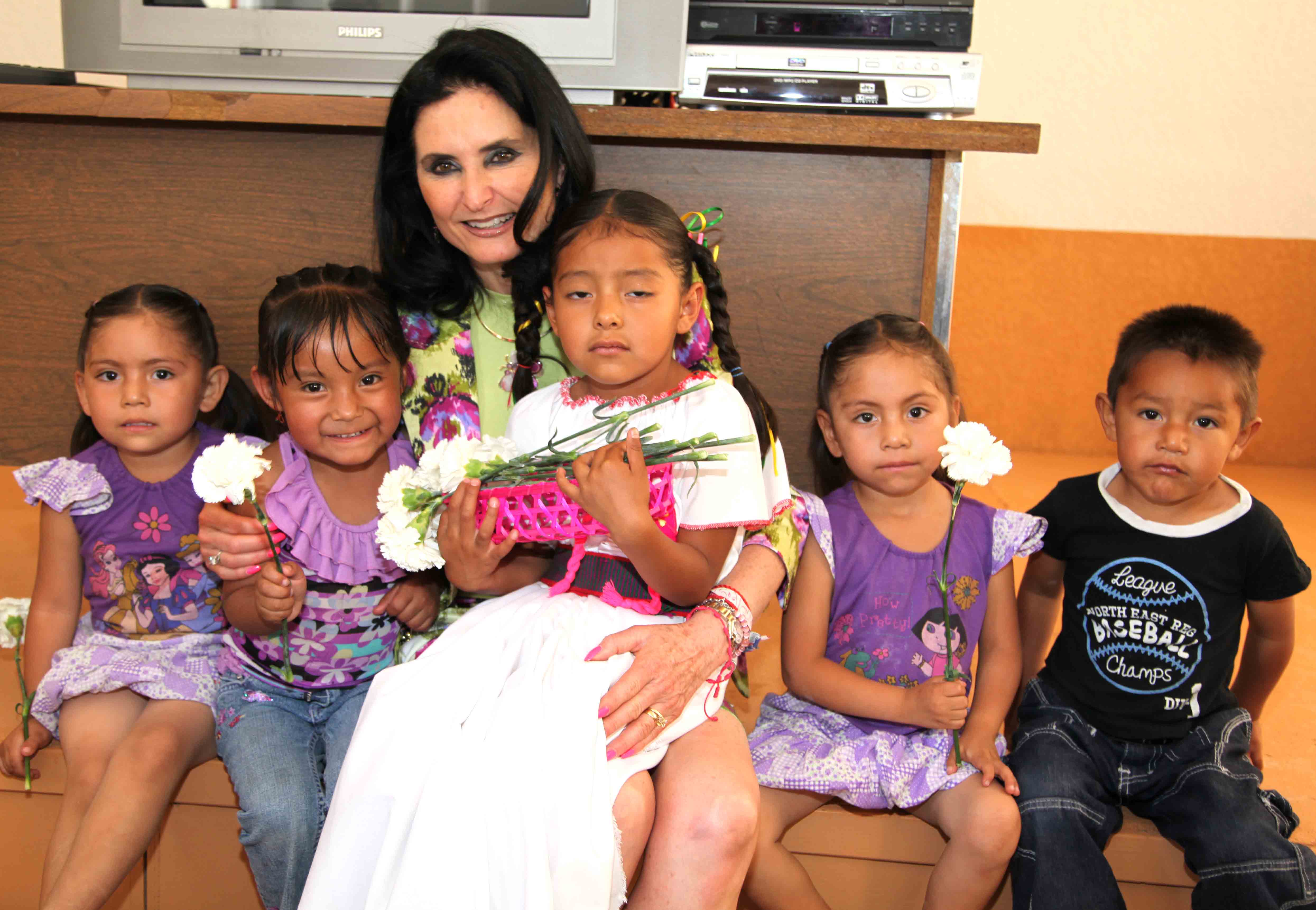 Atiende el DIF Estatal a indígenas migrantes