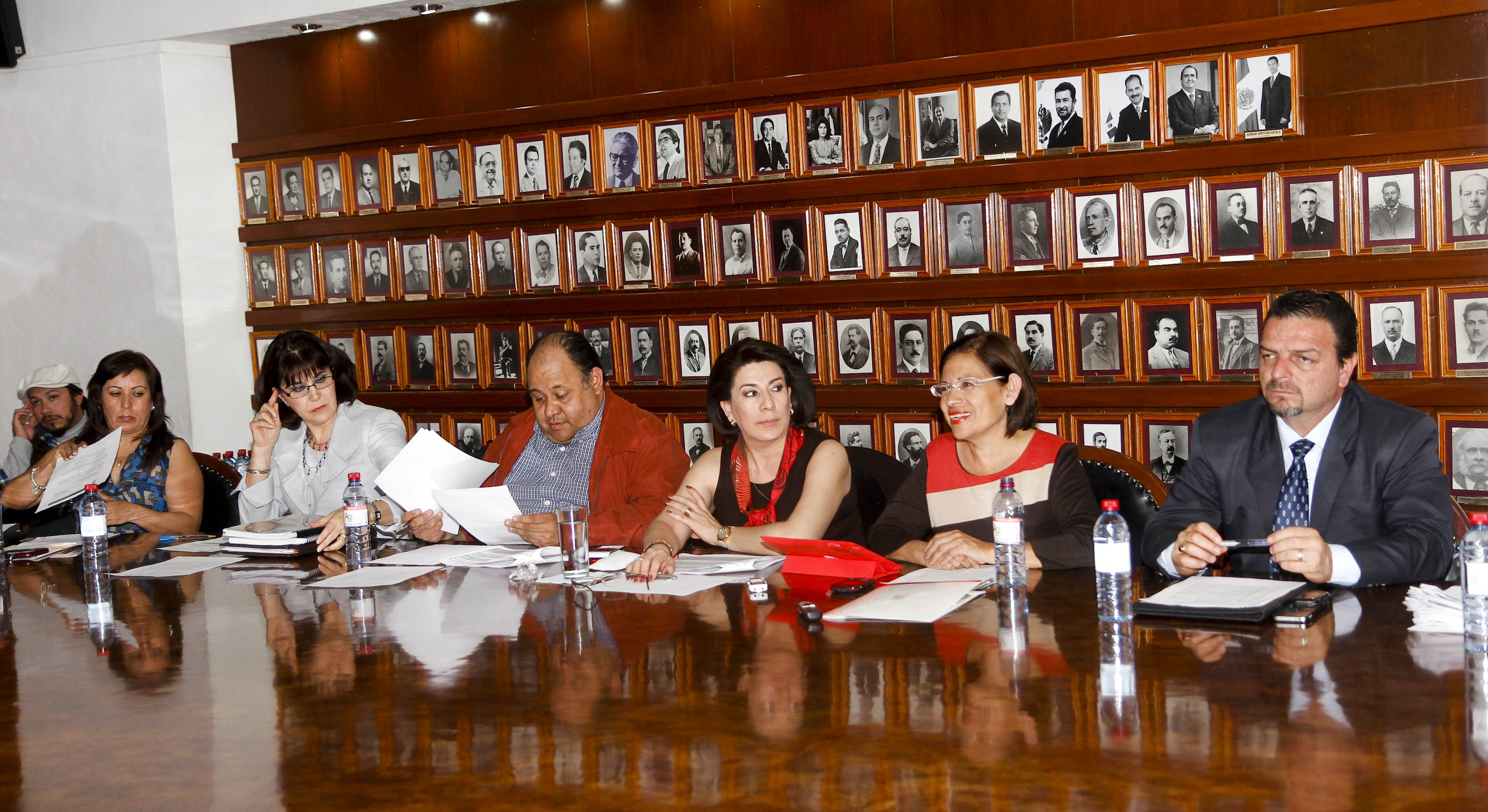 Presentan programa de actividades culturales para la capital durante 2013