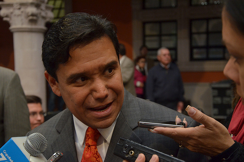 Prometió Chávez Rangel auxiliar a colegios privados con dinero de la ciudadanía