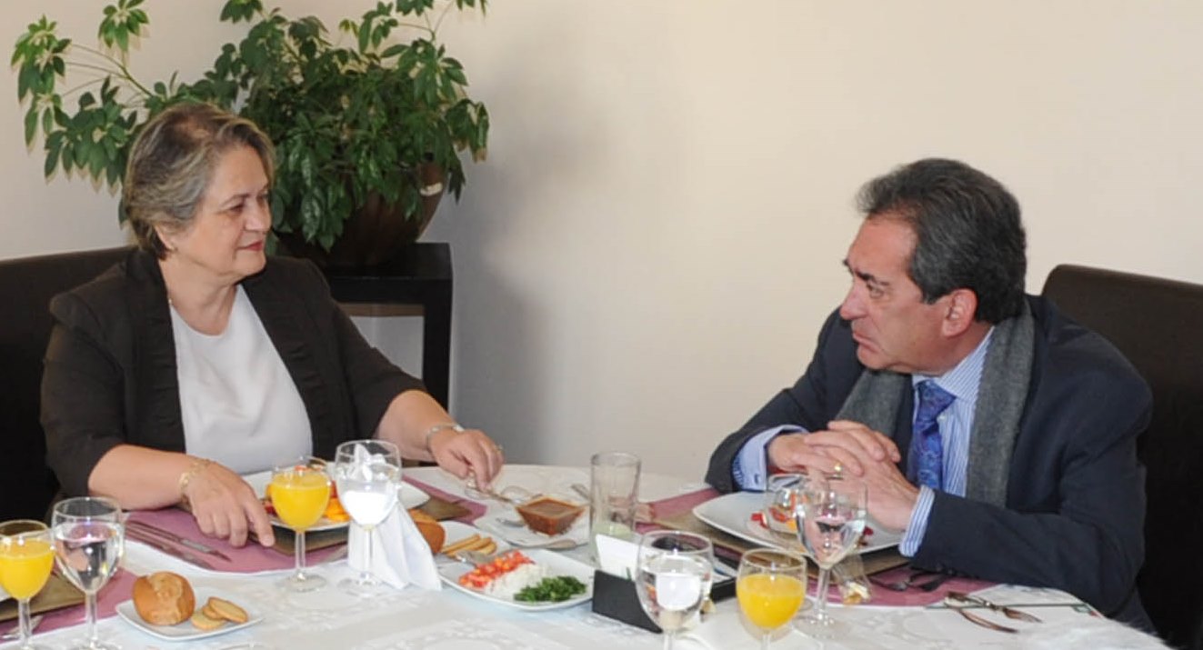 Reunión entre Lozano de la Torre y Georgina Barkigia