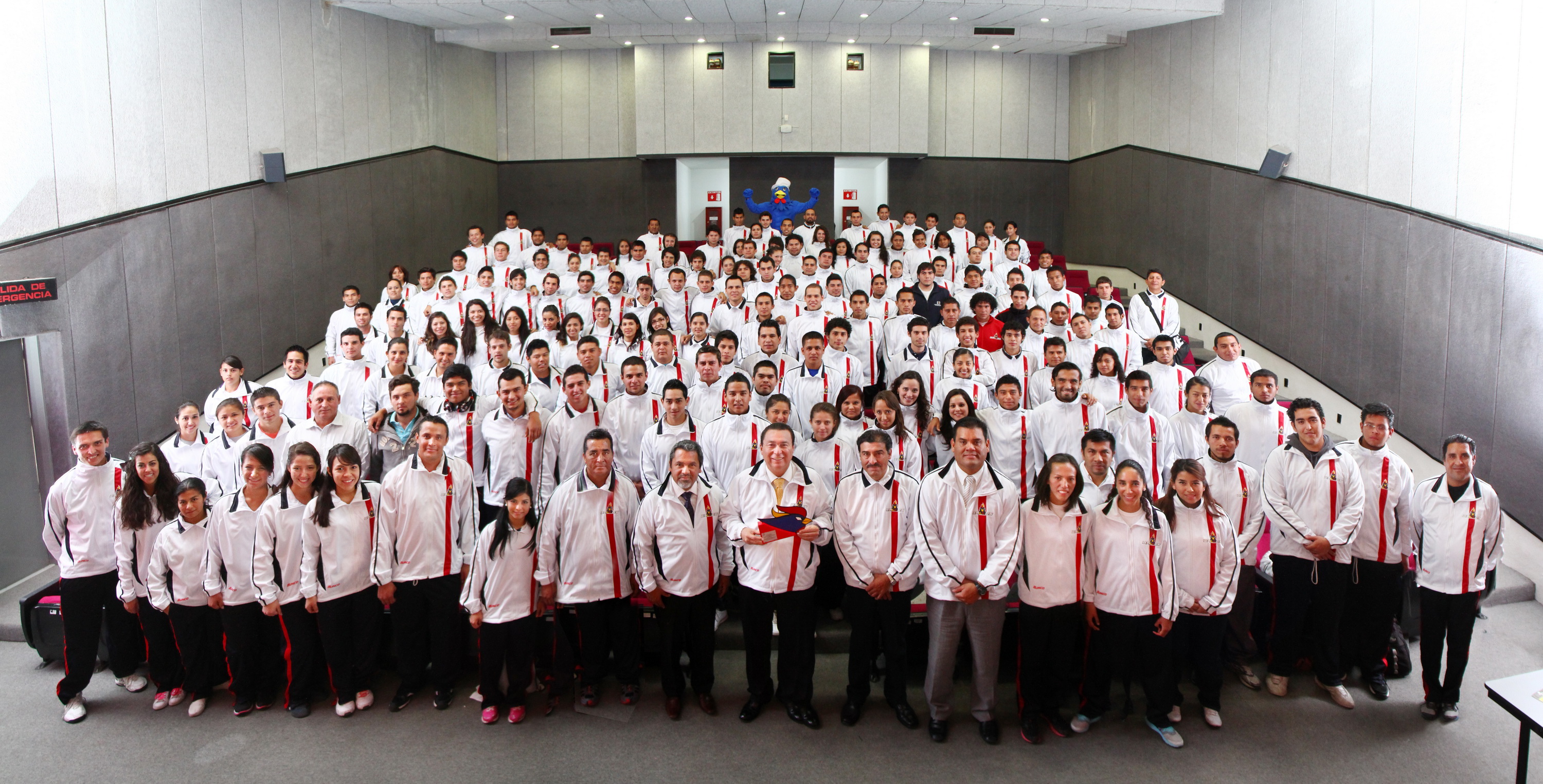 Abanderan a selecciones deportivas que participarán en la Universiada 2013