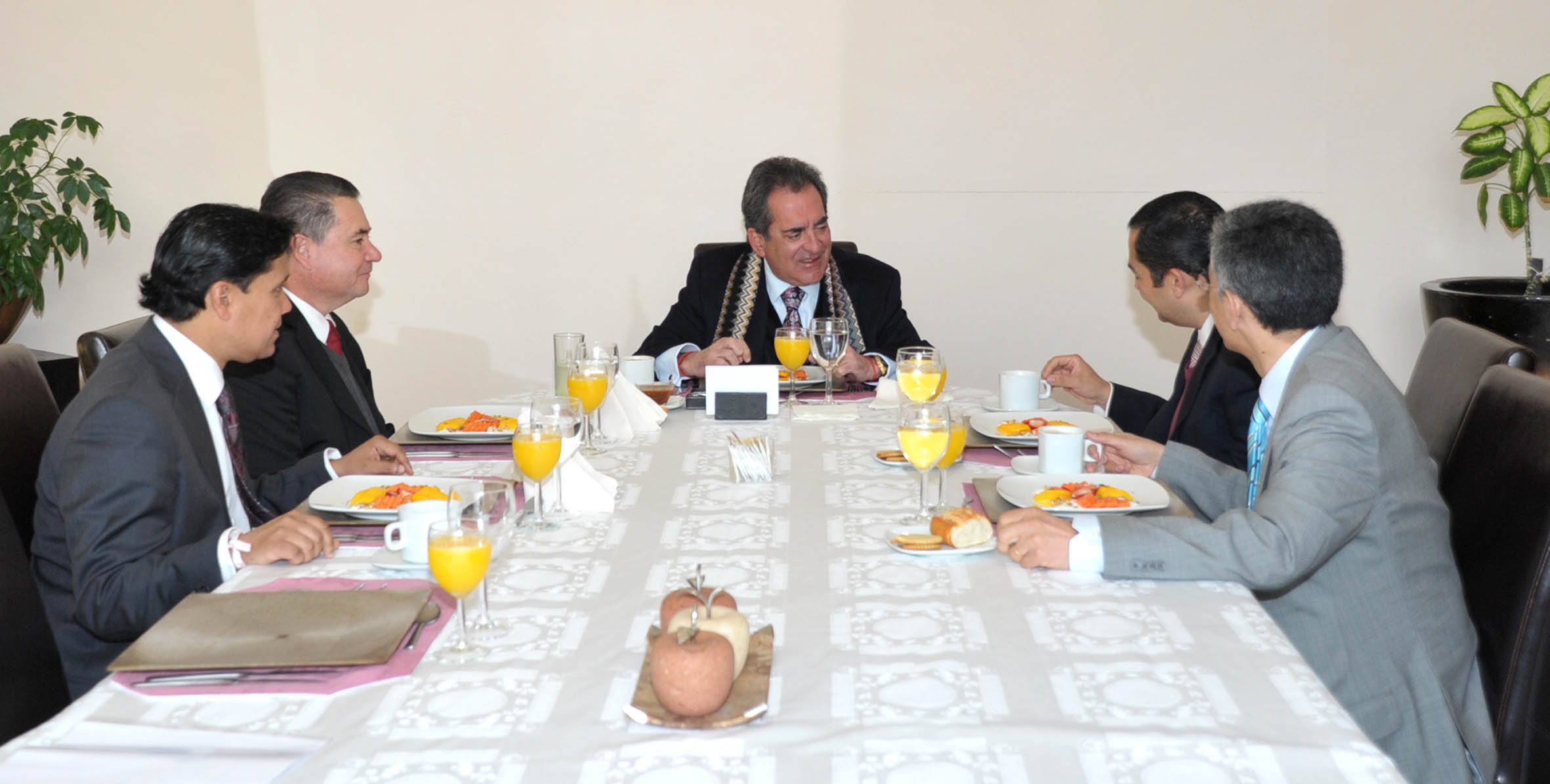 Se reúne Lozano de la Torre con el nuevo rector de la Universidad Panamericana