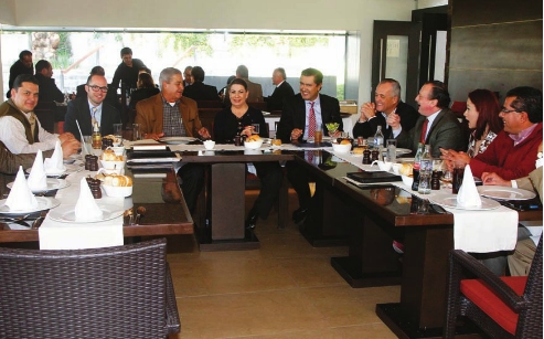 Firma Municipio capital acuerdo con colonos por encontrar mecanismos de participación