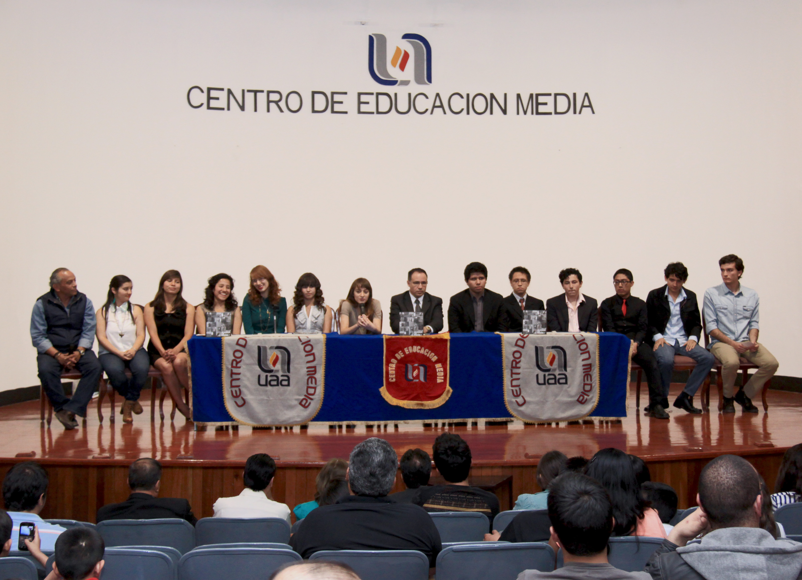 Estudiantes del Bachillerato de la UAA realizan libro de fotografía sobre suicidio