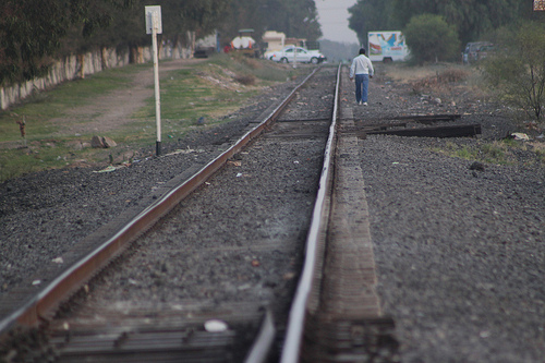 Destaca el tema migrante Antonio Guerrero