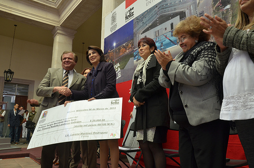 Entrega de recursos a 31 planteles escolares por 620 mil pesos