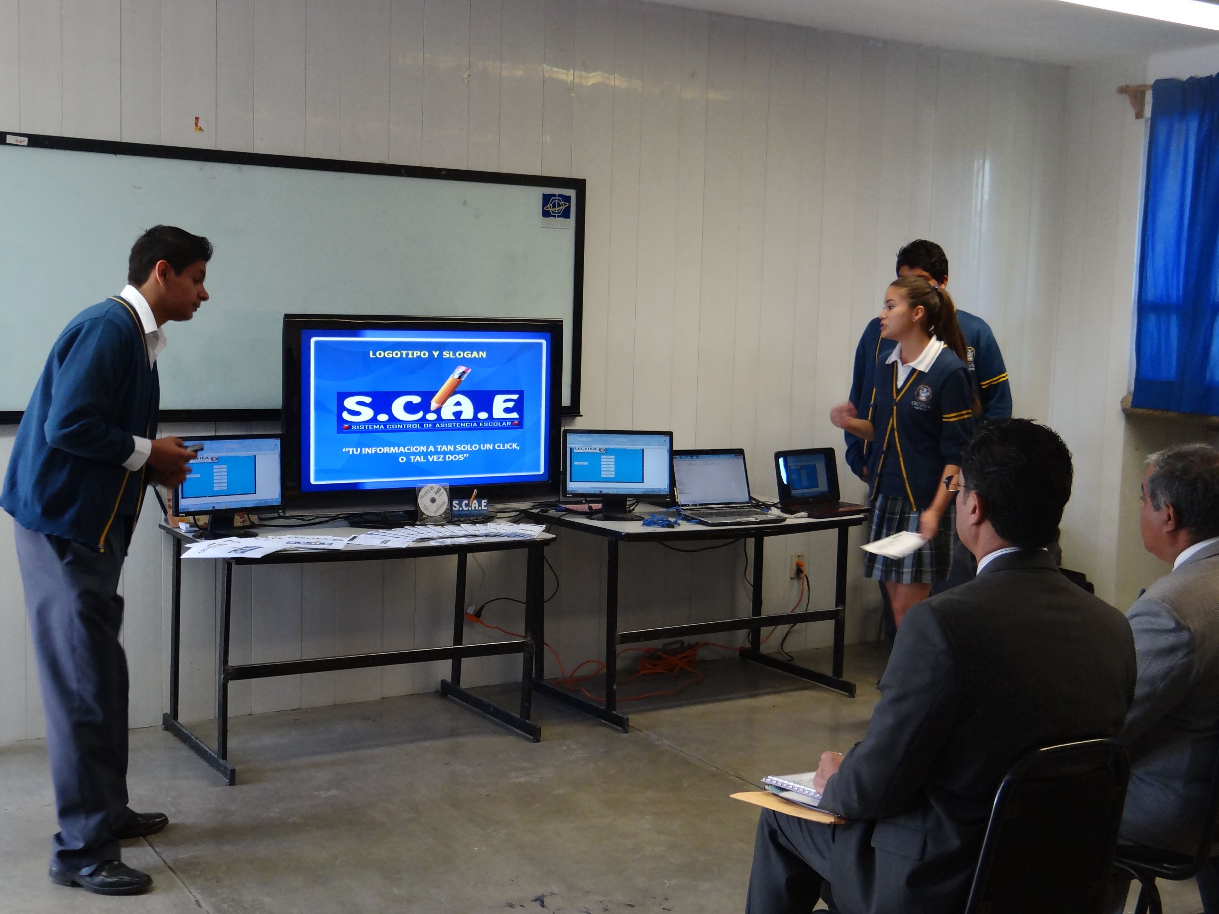 Entregó el CECyTEA equipo por casi 19 millones a sus planteles