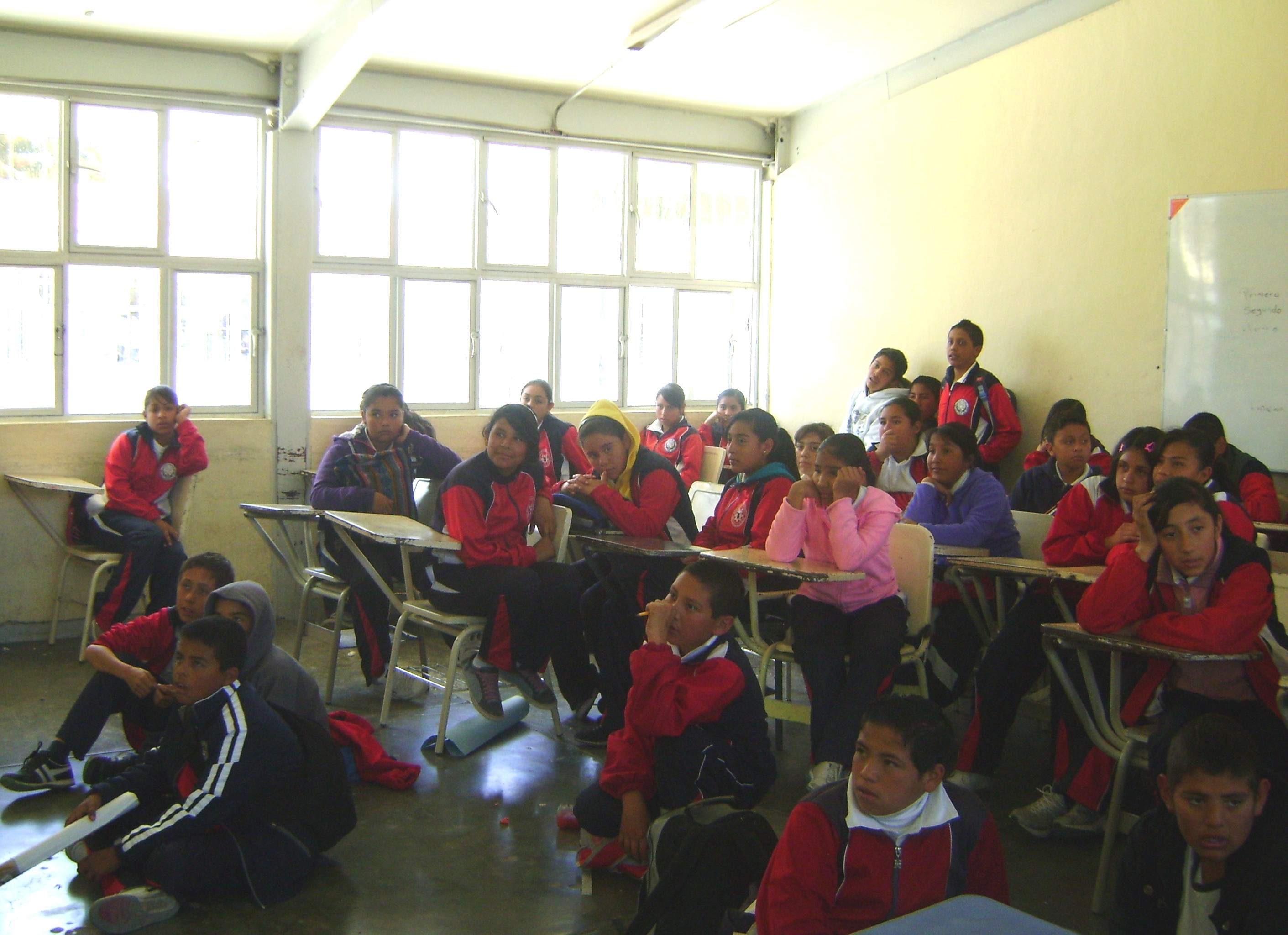 IAM brinda pláticas de violencia en el noviazgo