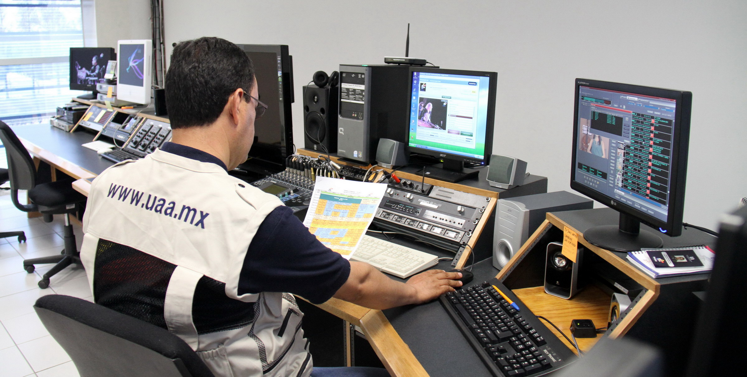 Carreras de comunicación publicarán libro conmemorativo