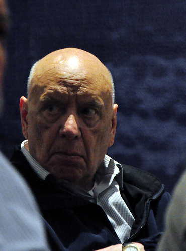 {Homenaje a Víctor Sandoval} El mundo se ha poblado de naufragios