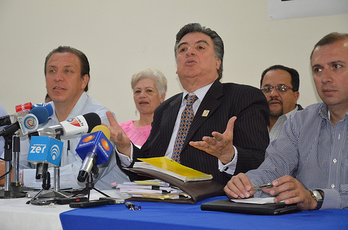 Cuestiona Felipe González la elección en el PAN, pero no pide la anulación