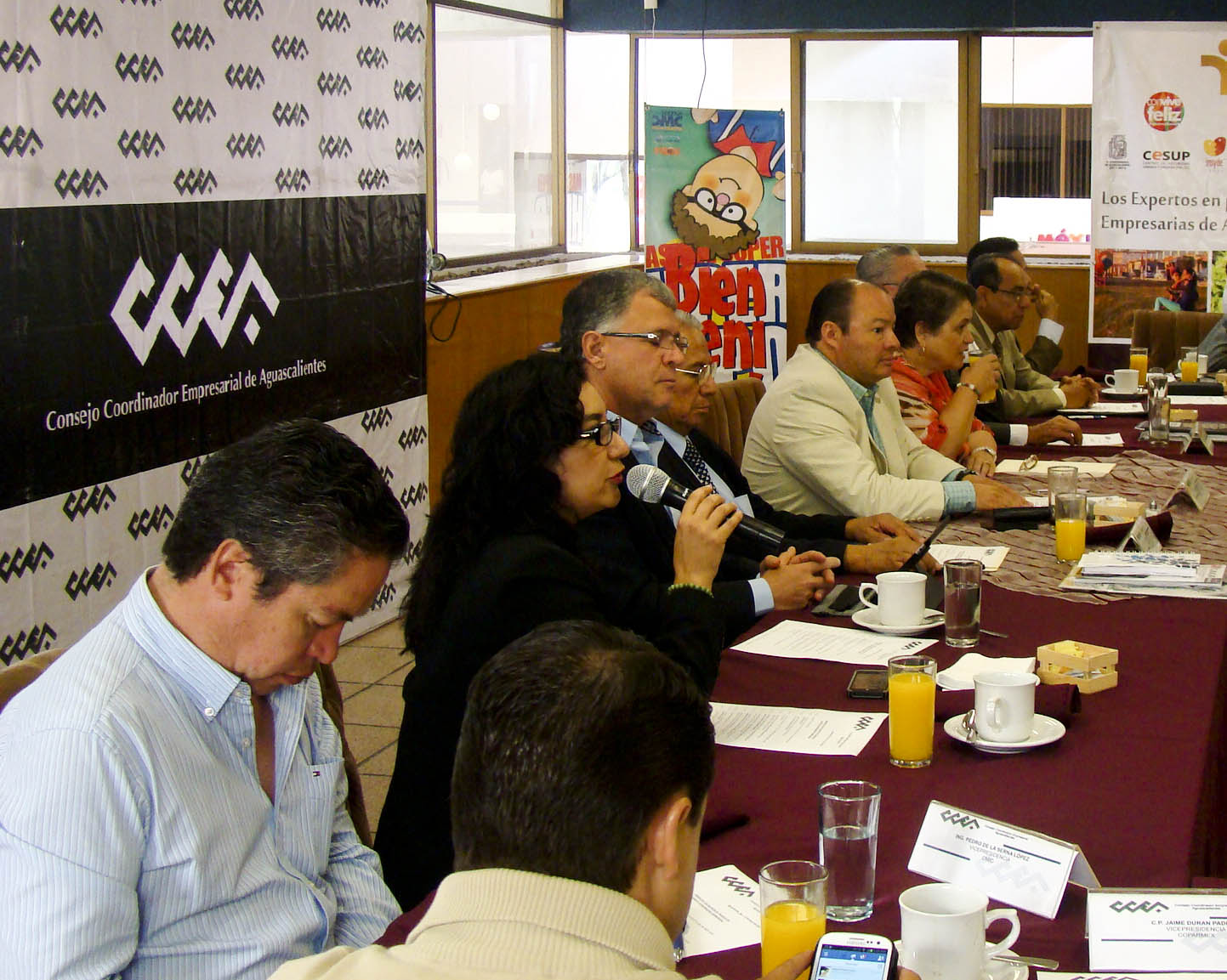 Informan alcances del programa Convive Feliz a empresarios locales