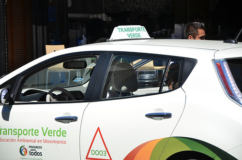 Quiere bancada panista meter a “tómbola de la suerte” los taxis ecológicos