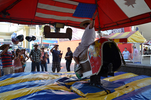 Los contrastes de la Feria Nacional de San Marcos
