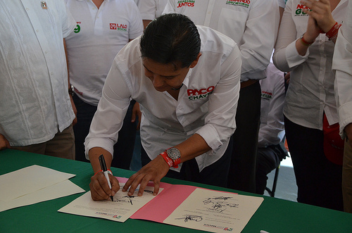 Candidatos firmaron su renuncia “por si no le cumplen a la ciudadanía”