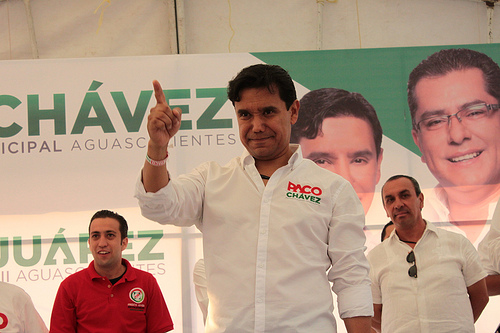 Jóvenes profesionales deben estar al frente de cargos públicos: Chávez Rangel