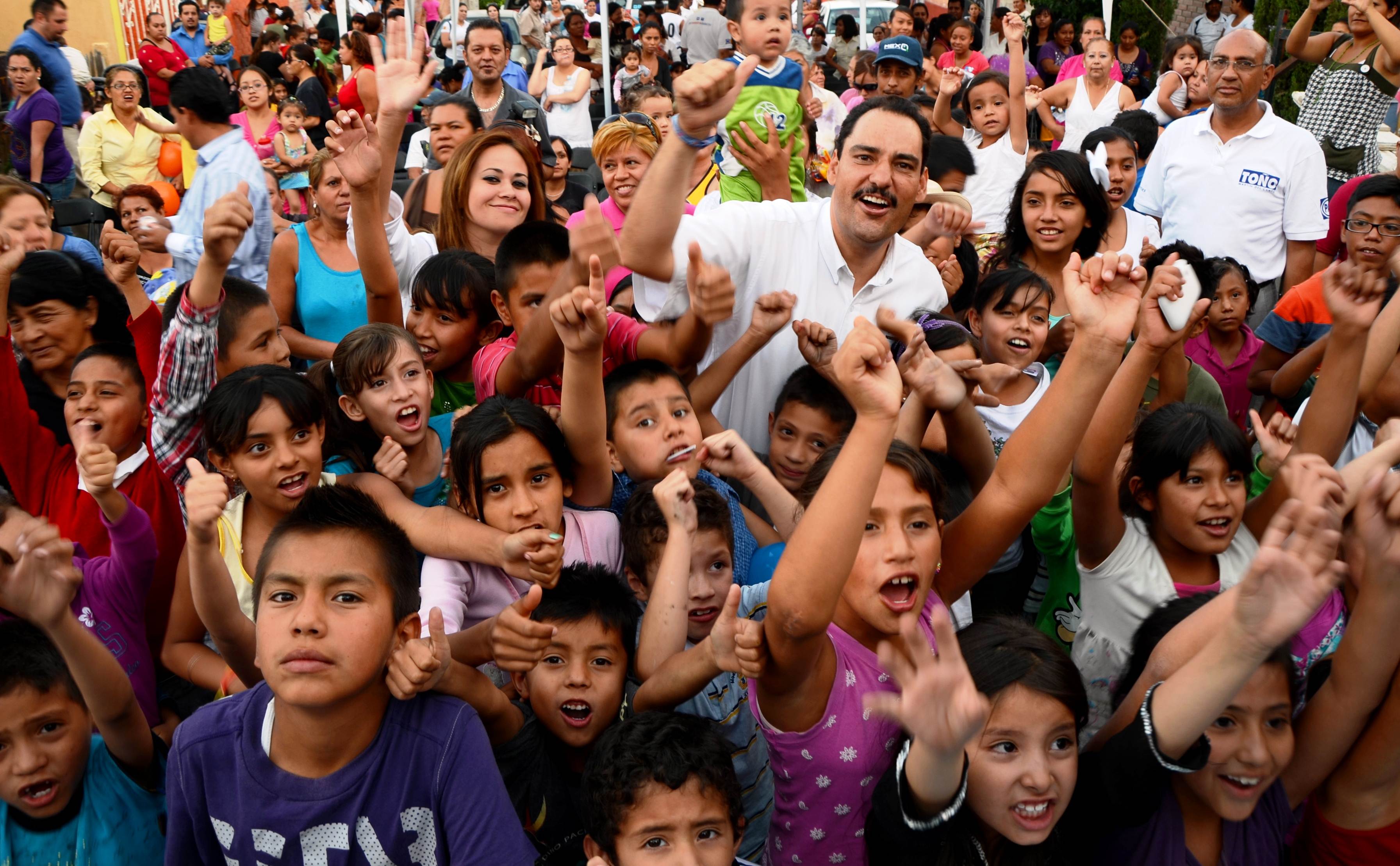 Propone Martín del Campo mejor calidad de vida para colonias marginadas