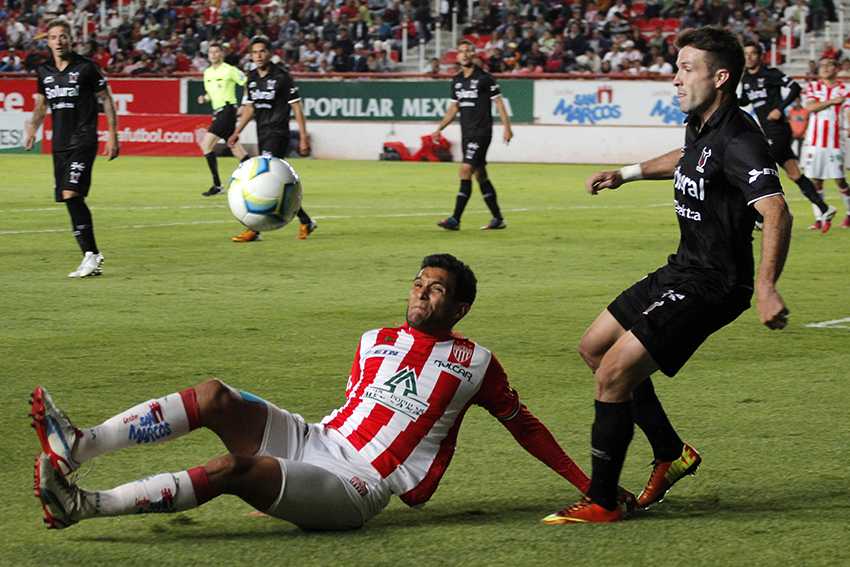 Con el pie izquierdo