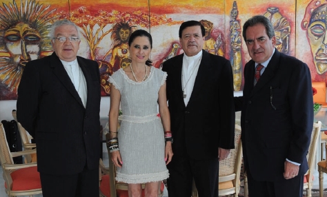 Se reúne el gobernador con jerarcas católicos