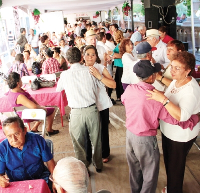 Madera pa’bailar: Tapanco del Adulto Mayor