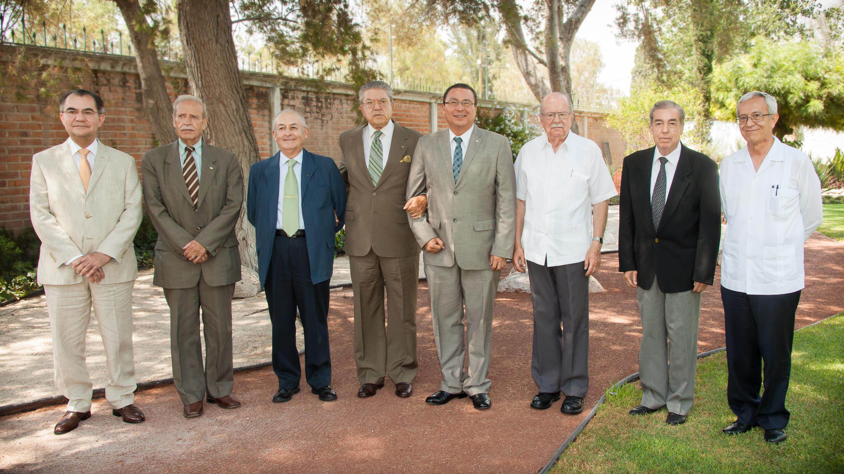 Se reúnen ex rectores de la UAA para refrendar su apoyo incondicional a la institución
