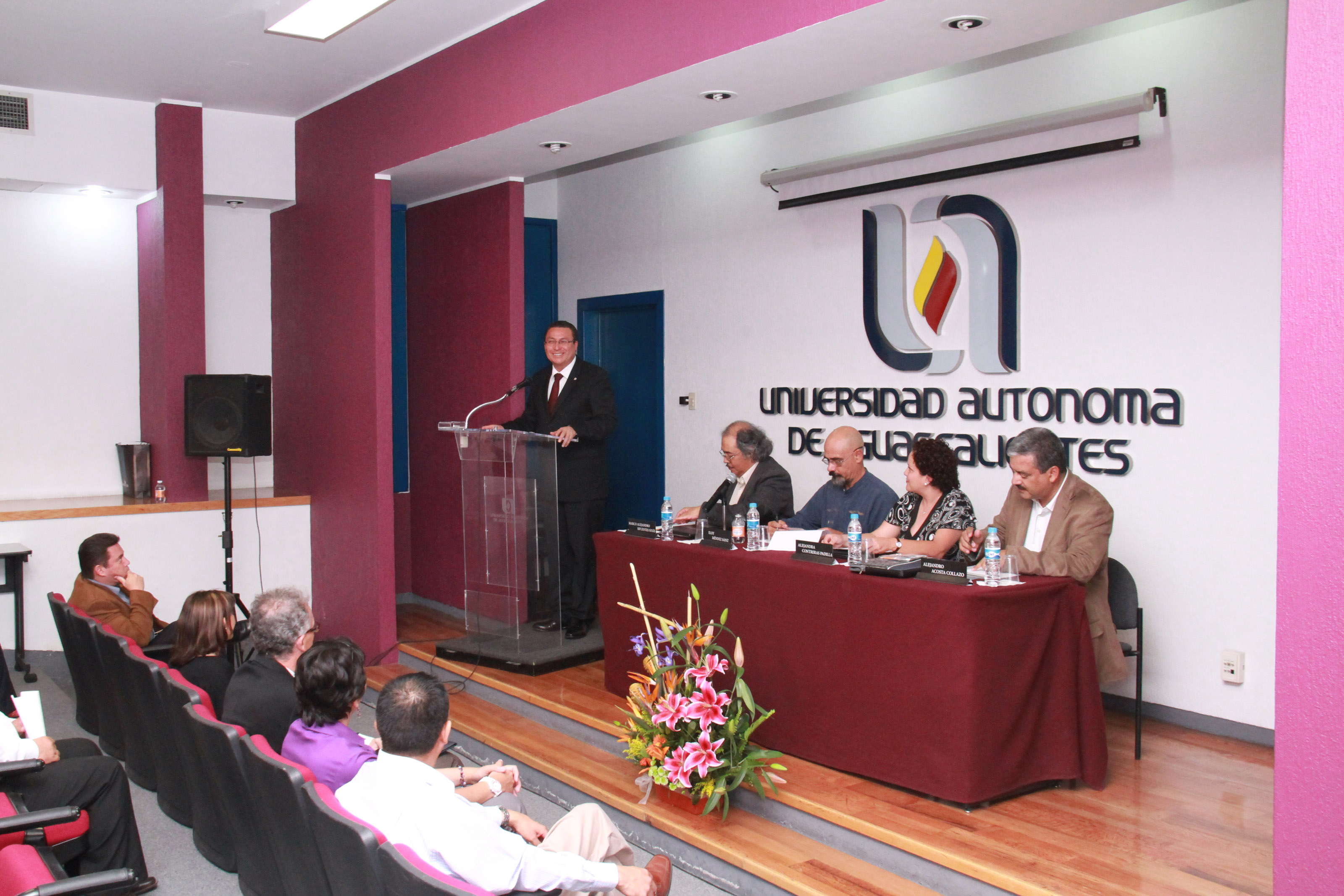 Presenta la Autónoma libro digital sobre diseño