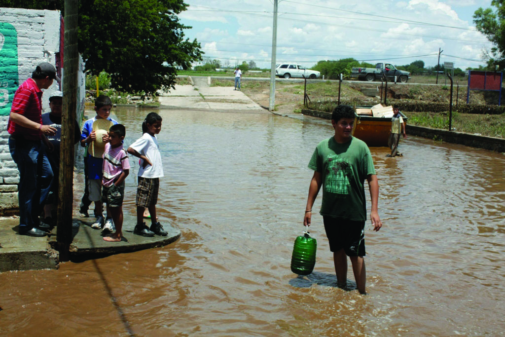 Lluvias ayudaron a disminuir los daños de los incendios en la temporada crítica