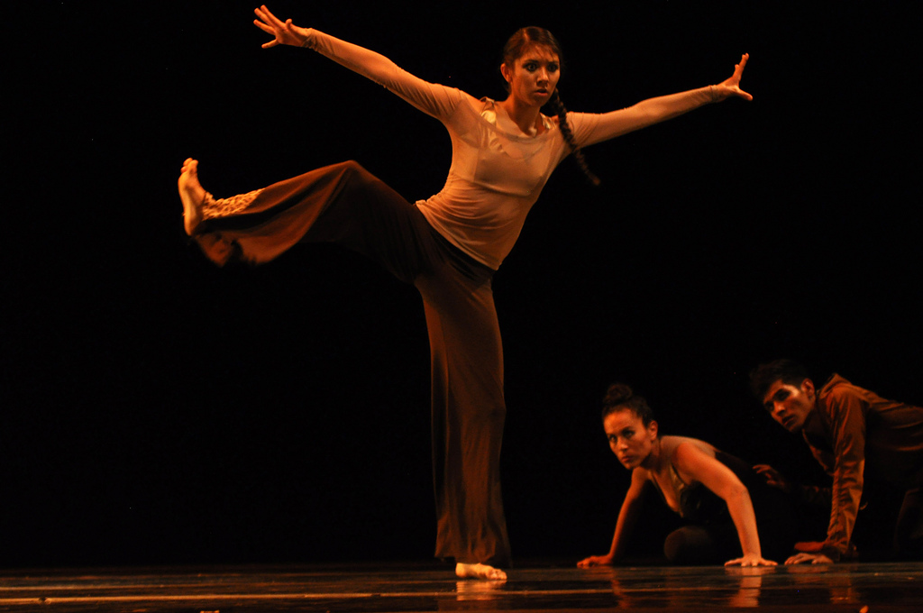 Presenta examen profesional segunda generación de la Licenciatura de Danza Contemporánea en el Teatro Morelos