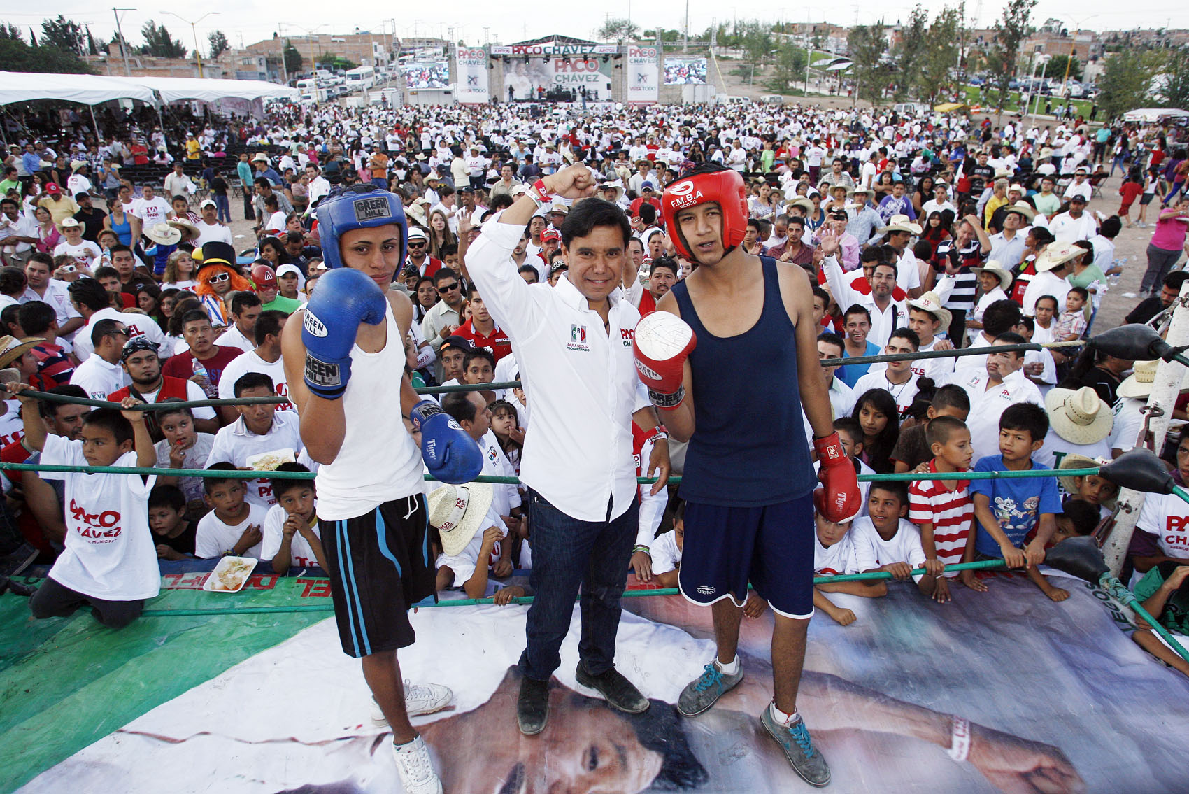 Festejo por el Día del Padre en las canchas de futbol de la Línea Verde