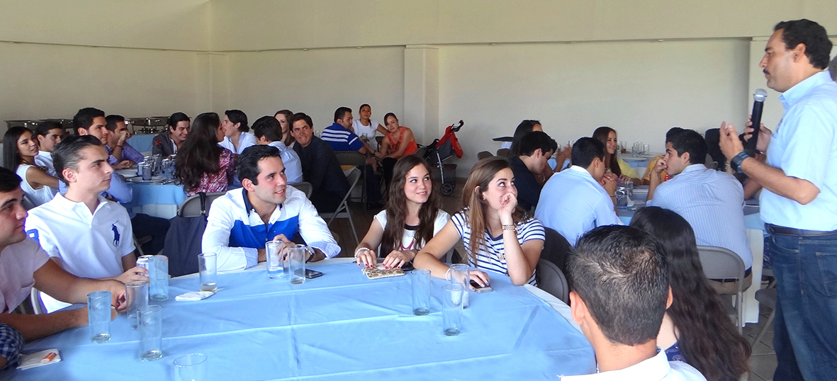 Fomentar el desarrollo de los jóvenes de Aguascalientes, propone Martín del Campo