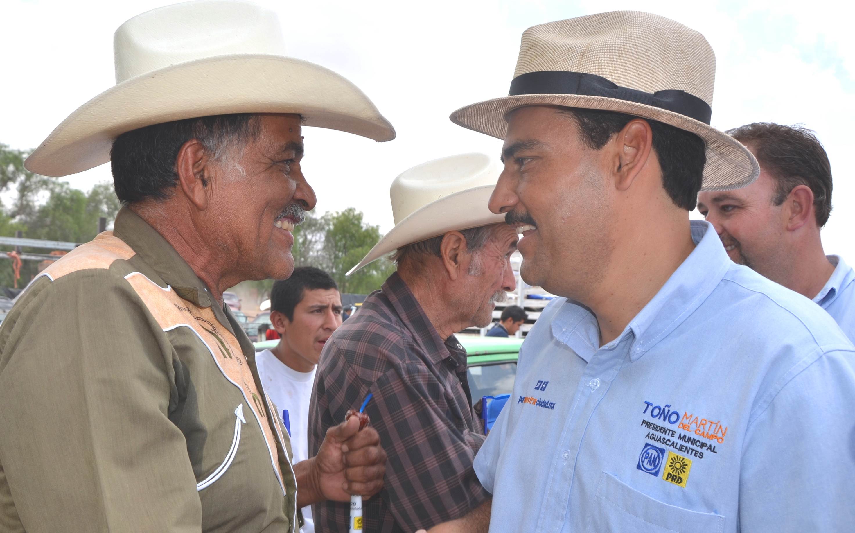 Recorre Martín del Campo El Conejal