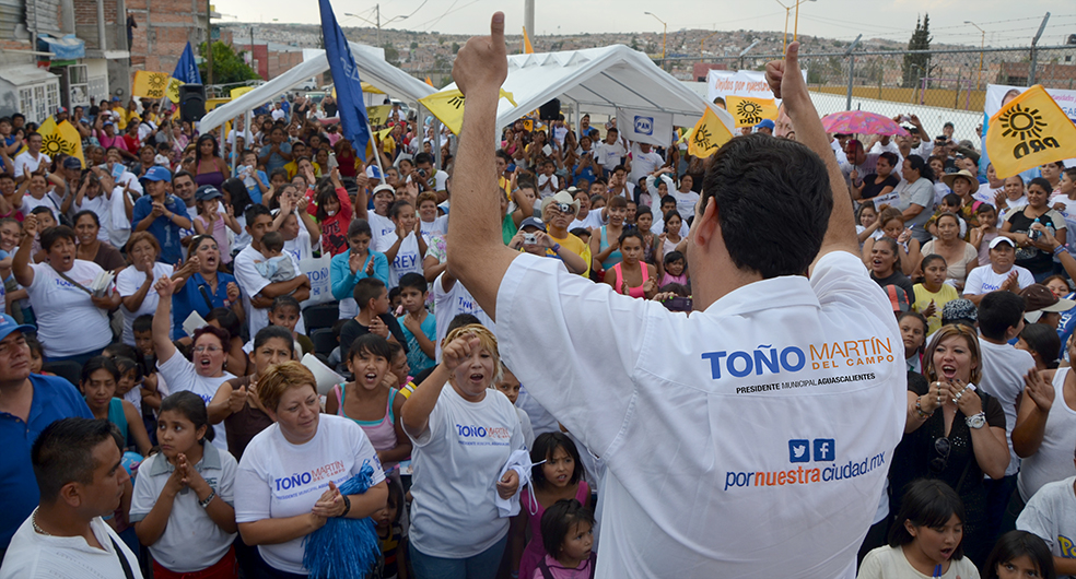 Antonio Martín del Campo recorrió las colonias al oriente de la ciudad capital