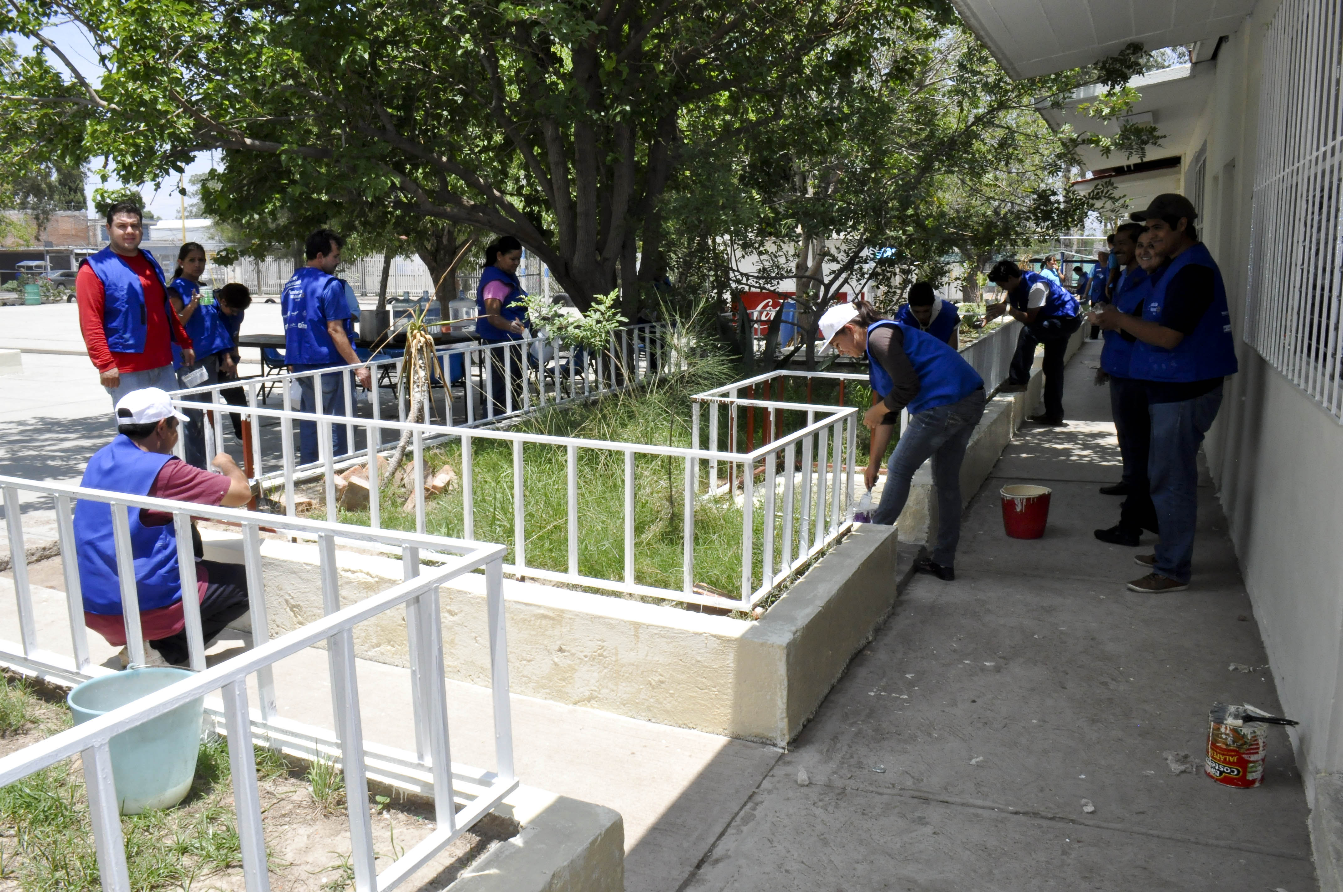 Labores de mantenimiento en Escuela Rural General de División Enrique Estrada