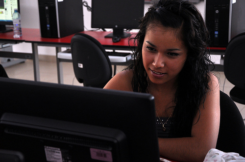 Casa del Adolescente se propone prever el delito cibernético informando a los jóvenes