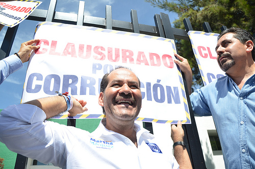 Clausuran panistas las puertas de la Procuraduría