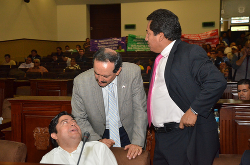 “Tira la toalla” el PAN en la sesión del Congreso