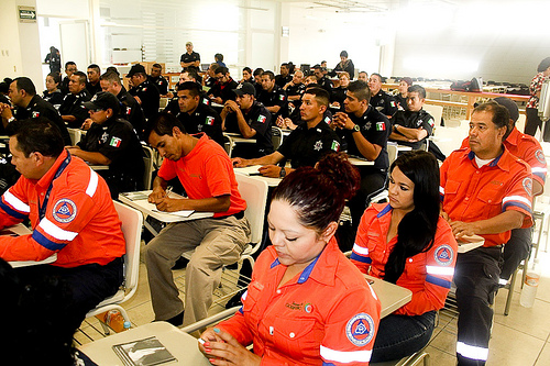 Capacitan a elementos policiacos en atención inmediata de urgencias médicas