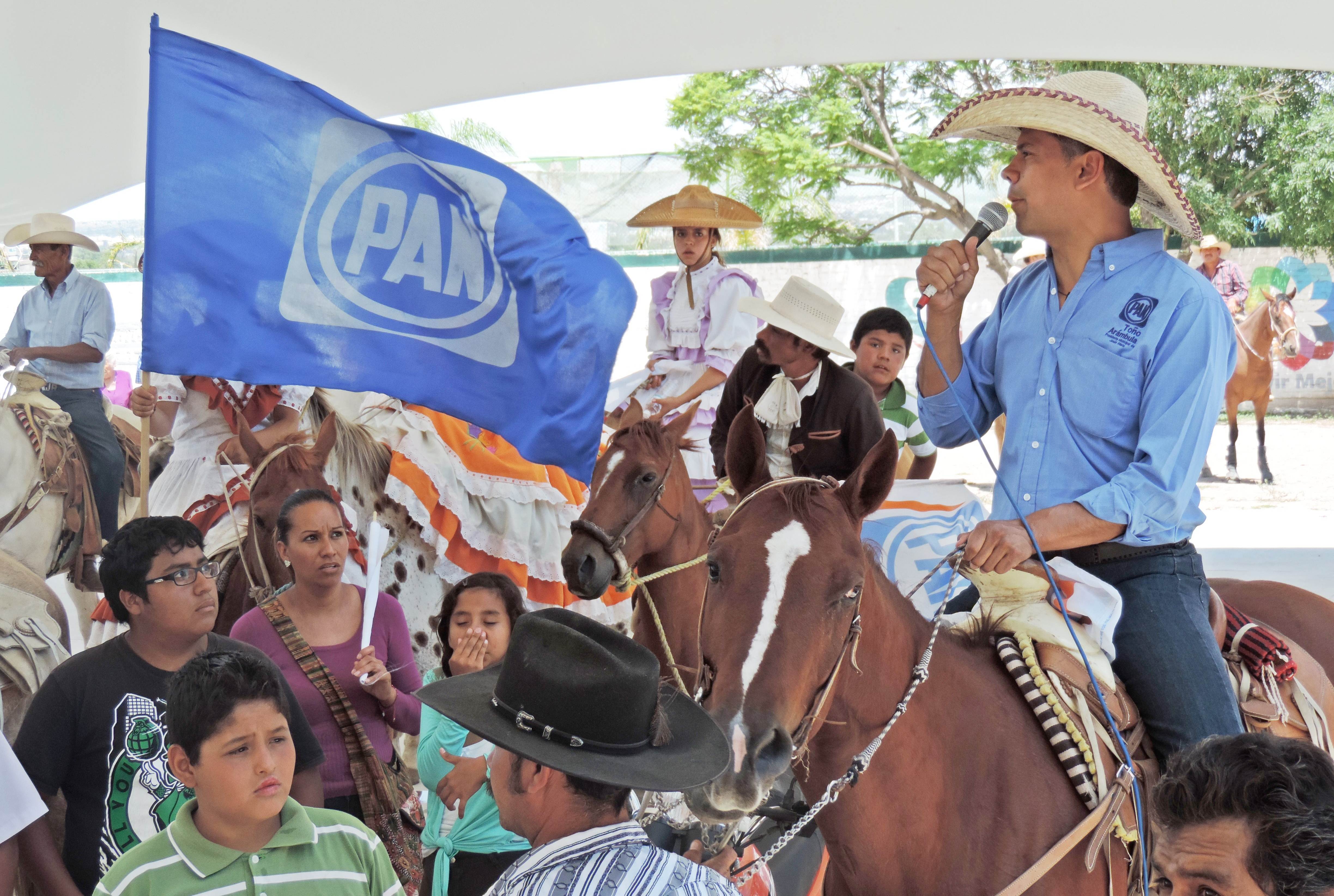 La Asociación de Charros de Jesús María refrenda su apoyo a Antonio Arámbula