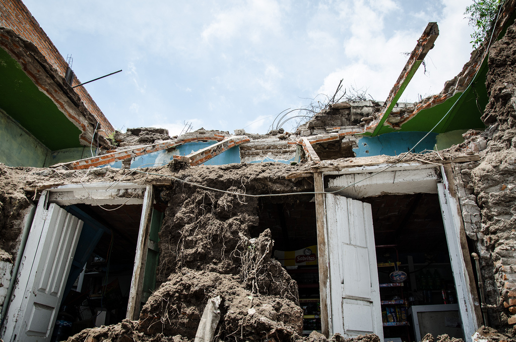 Registran cinco viviendas más que tendrán que ser demolidas por riesgo de derrumbe